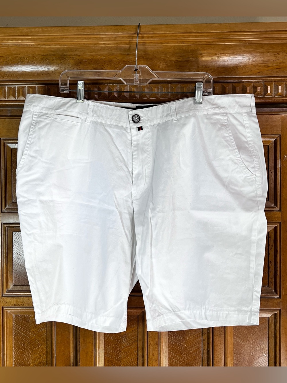 Men's Flat-Front White Cotton Sport 2000 Madrid Chino Shorts size 58
